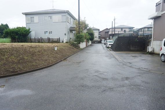 65 Tsubo Vacant Corner Lot for Sale in Yachimata, Chiba - Thumbnail 2