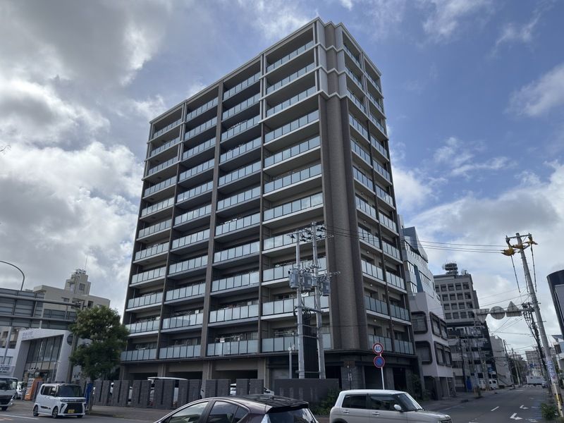 4LDK Apartment in Central Miyazaki with Balcony - Thumbnail 2