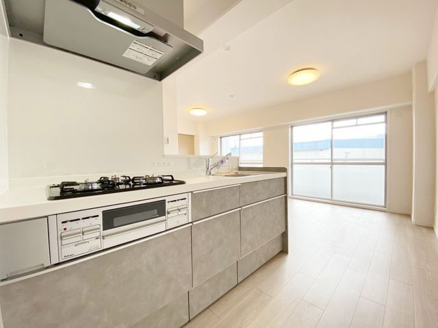 Renovated 2LDK Apartment in Yamashina Kyoto with Balcony - Thumbnail 2