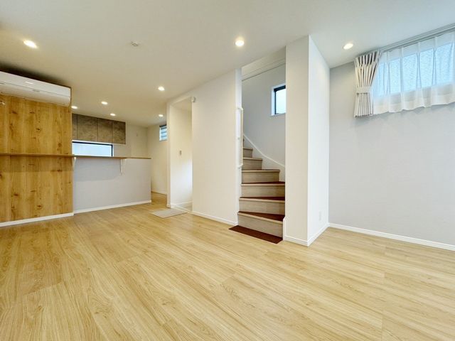 New 2024 3-Story House in Nishikasai, Edogawa, Tokyo - Thumbnail 3