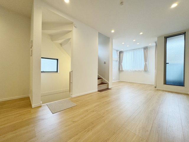 New 2024 3-Story House in Nishikasai, Edogawa, Tokyo - Thumbnail 4