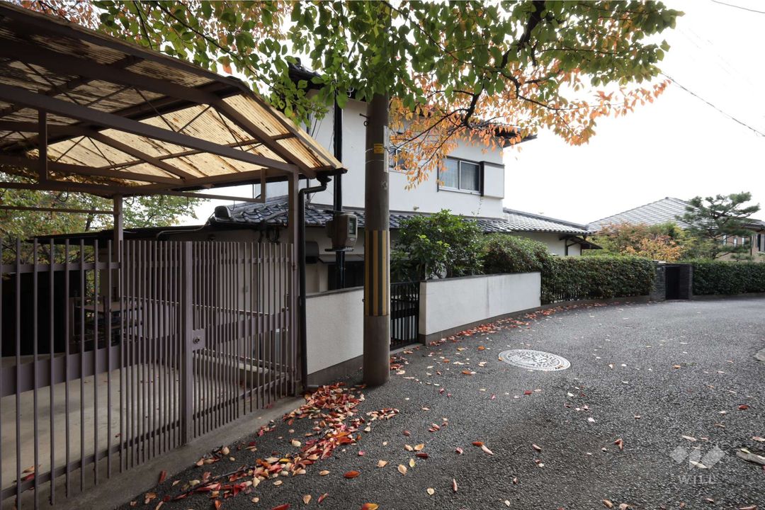 5LDK House on Large Lot in Takarazuka, Hyogo - Thumbnail 4