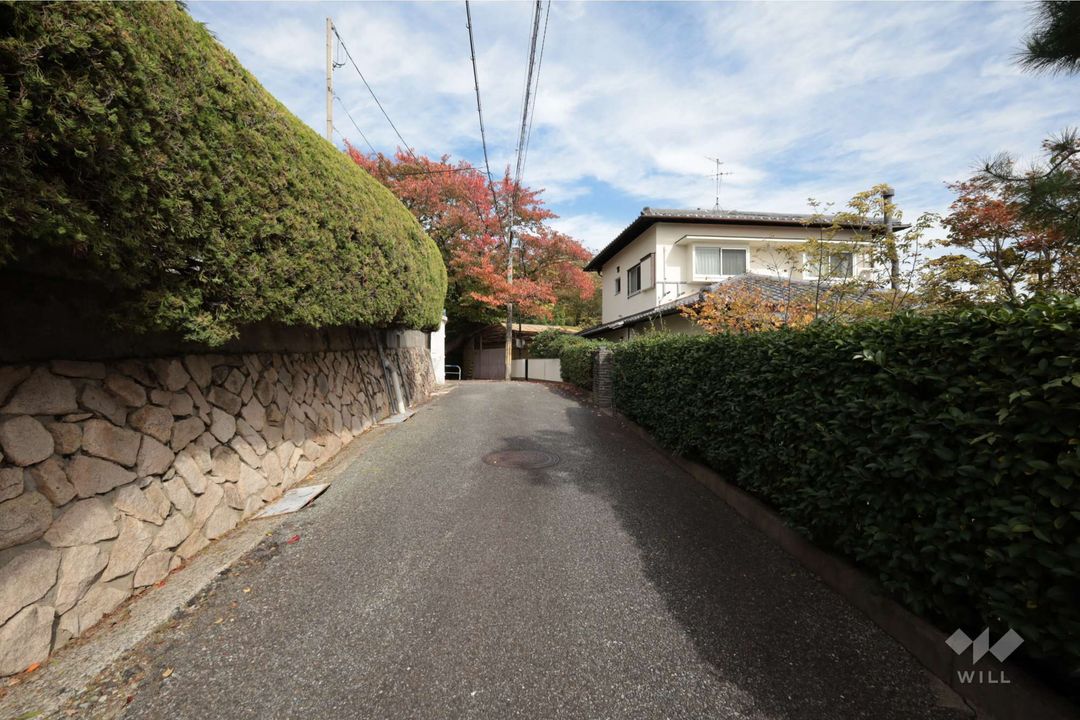 5LDK House on Large Lot in Takarazuka, Hyogo - Thumbnail 3
