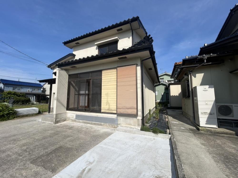 Renovated 6LDK Detached House for Sale in Uozu, Toyama - Thumbnail 2