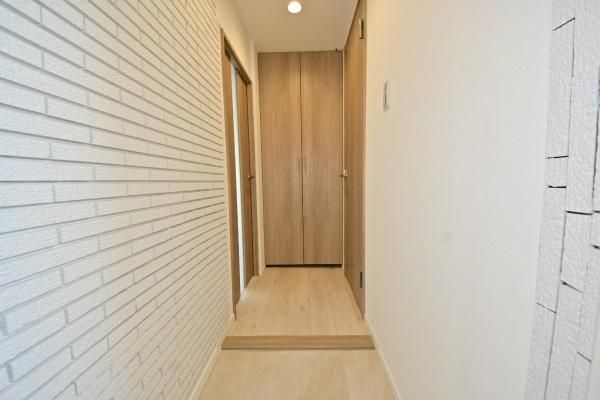 Renovated 2LDK Apartment in Kawaguchi's Tōkan Grand Manshon - Thumbnail 3