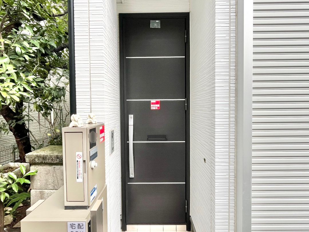 2LDK House for Sale in Minami-Senju, Arakawa, Tokyo - Thumbnail 4