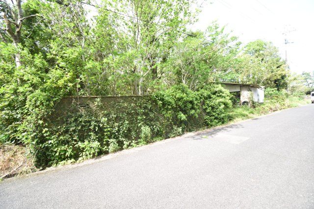 Land for Sale in Kanoya City, Kagoshima with Existing Old House - Thumbnail 4