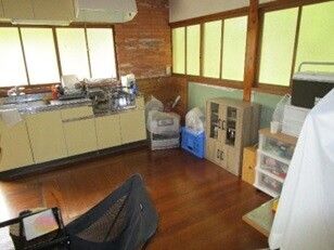 60-Year-Old Wooden House with Forest Land in Aoki Village, Nagano - Thumbnail 2