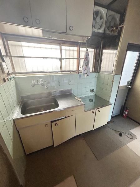 5DK Family Home in Izumisano | Near Nagataki Station | 650万 Yen - Image 1