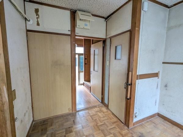 Wooden 3DK House for Sale in Kamigyo Ward, Kyoto - Thumbnail 4