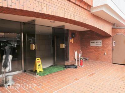 Renovated 2LDK Apartment in Rakurakuen, Hiroshima - 54.9m² — Image 3, Saeki, Hiroshima