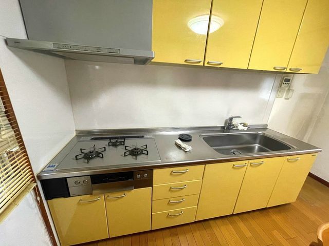 2LDK Apartment for Sale in Hirakata, Osaka - South Balcony - Thumbnail 3