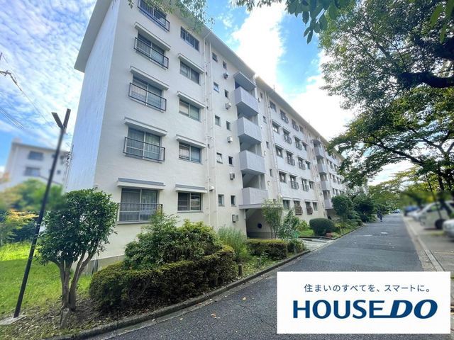 2LDK Apartment for Sale in Hirakata, Osaka - South Balcony - Image 1