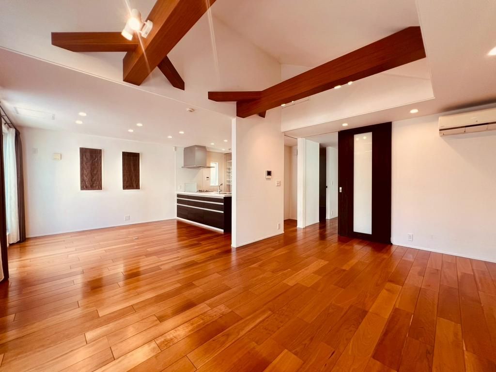 4LDK House for Sale in Nerima, Tokyo - 139.11 sqm - Thumbnail 2