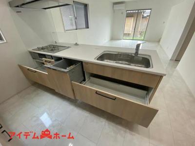 Modern 4LDK House in Inazawa with Parking — Image 1, Inazawa, Aichi