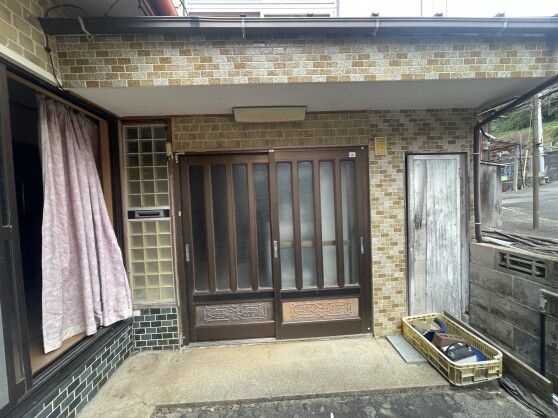 Renovation Project House in Genkai, Saga with Sea Views & Subsidies - Thumbnail 2