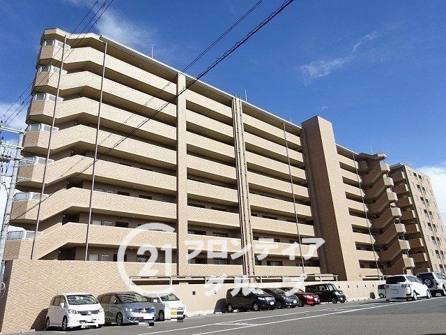 2LDK Apartment in Ings Yamato Koriyama Grace, Nara - Thumbnail 3