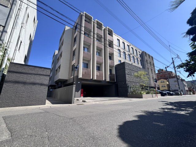 Emdia Josai 4F 2LDK Apartment in Kagoshima City - Thumbnail 2