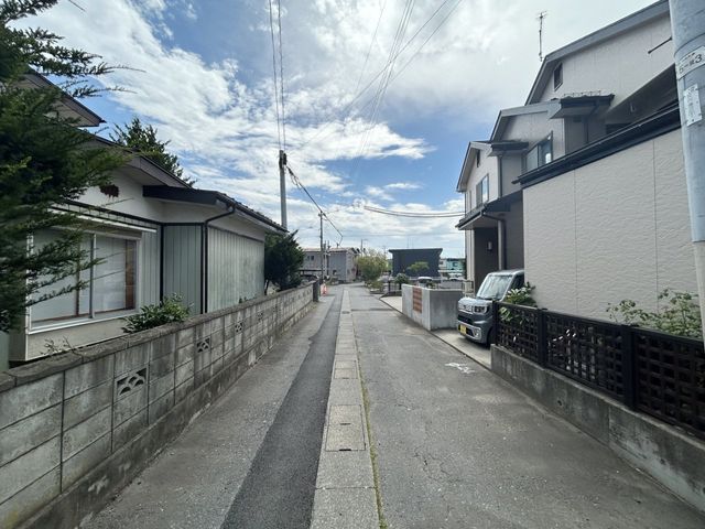 Land for Sale in Hachinohe, Aomori - 540.7 sqm Plot with Old House - Thumbnail 2