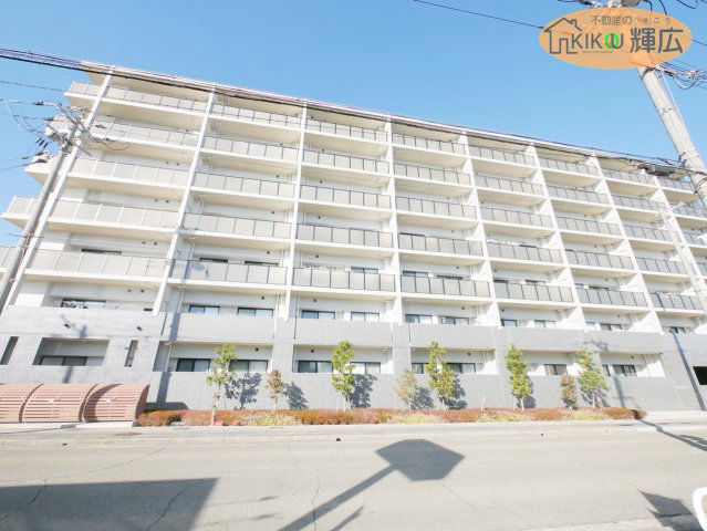 3SLDK Apartment Near Himeji Castle | Modern Living - Thumbnail 3