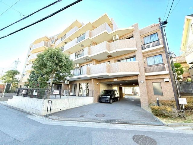 Renovated 3LDK Apartment in Urawa, Saitama - 66.21m² - Thumbnail 2