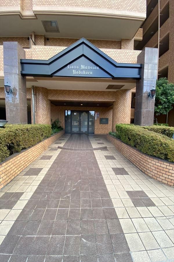 Renovated 1SLDK Apartment Near JR Uno Line in Okayama - Thumbnail 2