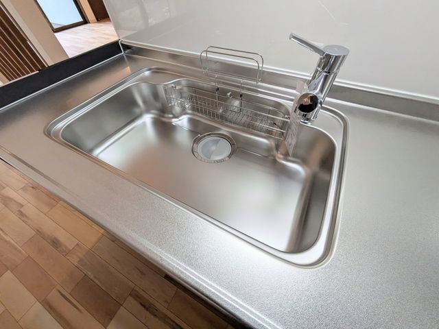 Renovated 4-Bed House in Fukutsu with Ocean Views - Thumbnail 4