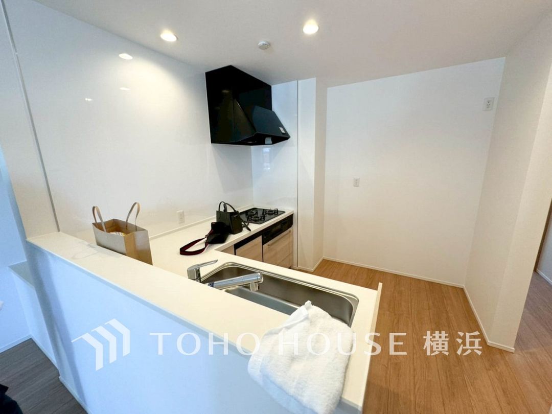 Modern 2SLDK House in Yokohama's Totsuka Ward - Thumbnail 4