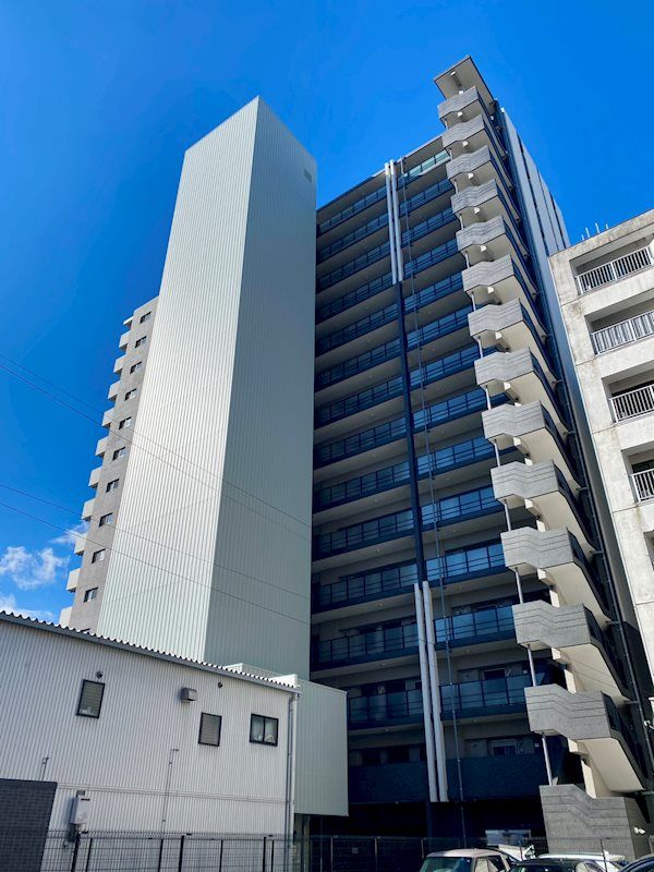 Presence Lodge Yokkaichi Suwacho II 3LDK Apartment for Sale - Image 1