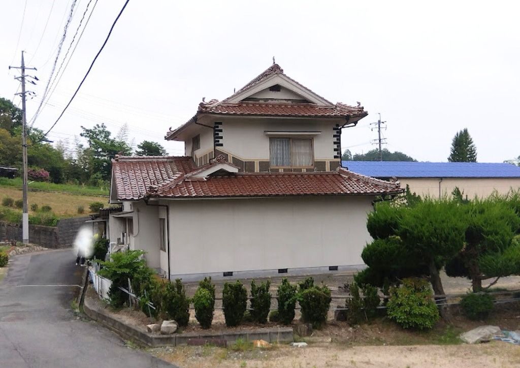 6DK Wooden House on 628 sqm Land in Jinseki Kogen, Hiroshima - Thumbnail 3