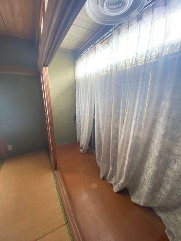 Conveniently located near a supermarket. Used detached house in Kusunoki 2-chome | Shunan City, 3.3km from Tokuyama Station on the JR Sanyo Main Line (Property number: 0141215-0000995) — Image 4, Shunan, Yamaguchi