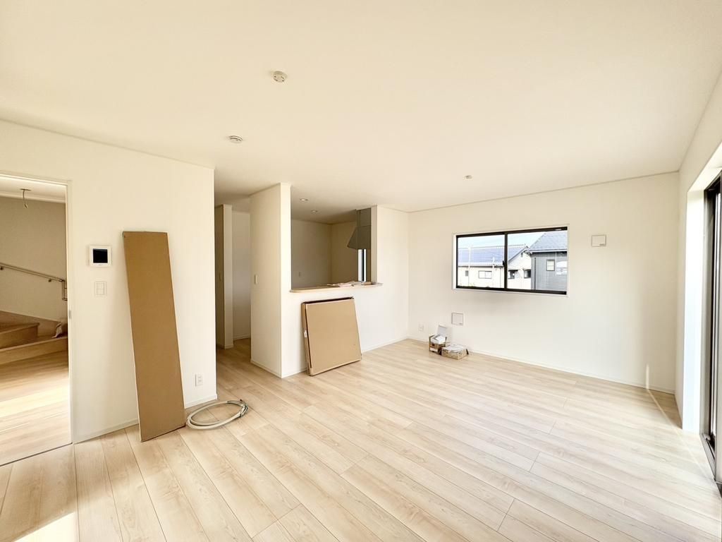New 4LDK House in Tottori with Earthquake-Resistant Design & EV Charging - Thumbnail 3