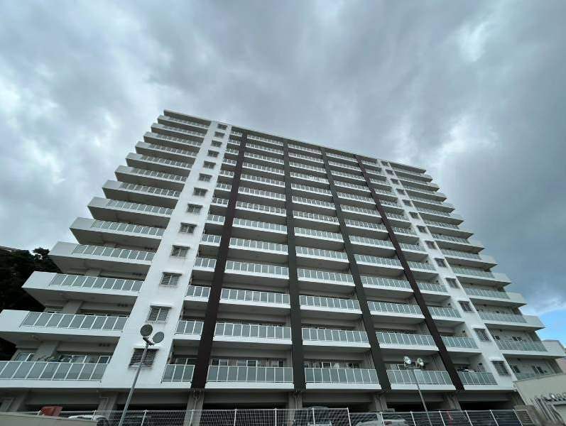 Premium Court Urasoe Makiminato 9F 3LDK Condo for Sale - Image 10
