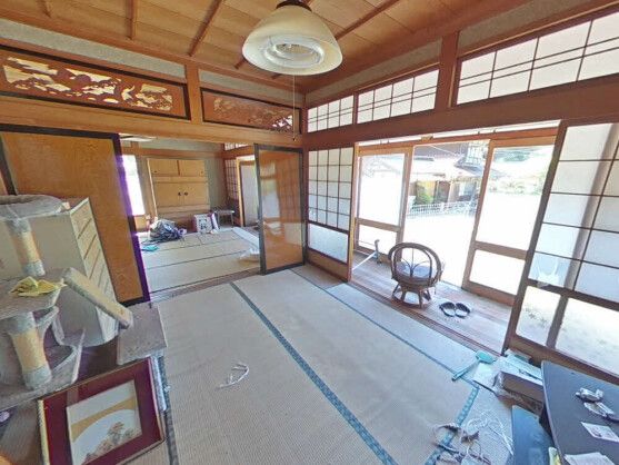 Spacious 8DK Farmhouse with Land in Yazu-cho, Tottori - Thumbnail 2