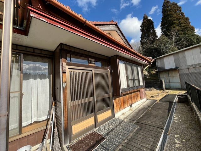 Spacious 9DK Akiya House for Sale in Mizunami, Gifu - Thumbnail 2