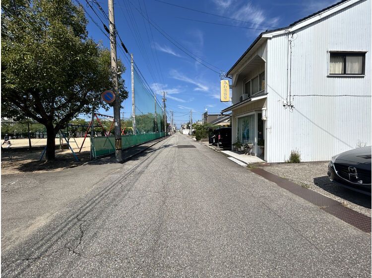 108 Tsubo Land for Sale in Takaoka, Toyama with Old House - Thumbnail 3