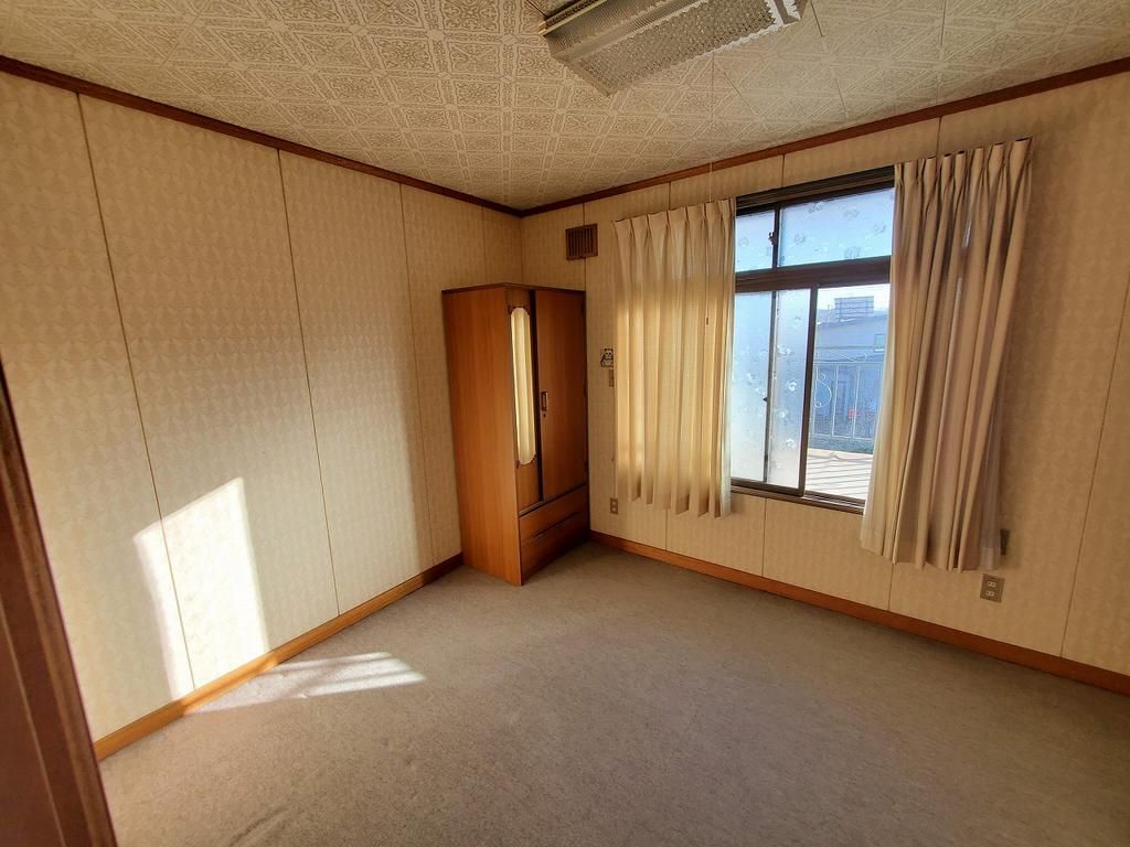 5LDK House for Sale in Kitami, Hokkaido - Spacious Family Home - Thumbnail 2