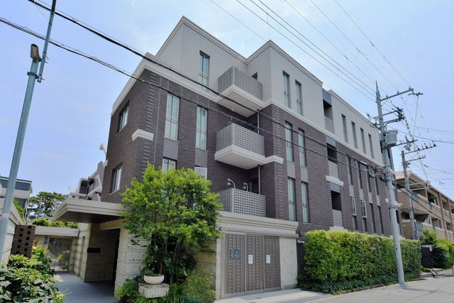 3LDK Apartment in Nishinomiya Near Koshien Stadium - Thumbnail 2