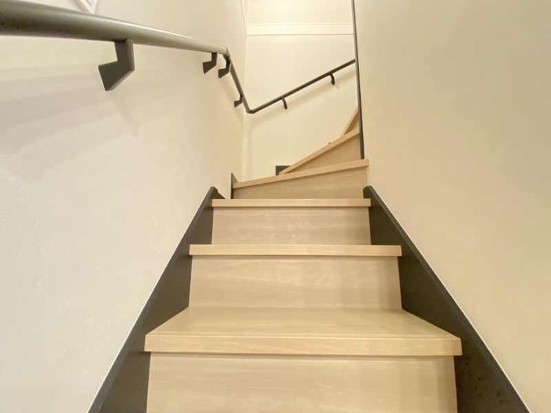 Modern 4LDK House in Nagoya Nishi Ward with Double-Height Ceiling - Thumbnail 3