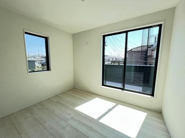 Newly Built 4LDK House for Sale in Koshigaya, Saitama - Thumbnail 3