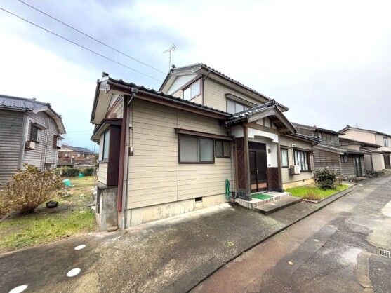 5DK Wooden House for Sale in Itoigawa, Niigata - Near Coast - Thumbnail 2