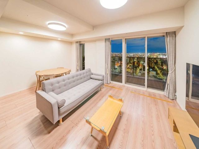 2LDK Apartment for Sale in Koto-ku, Tokyo 90.44m² - Thumbnail 2