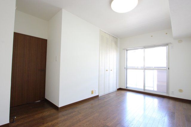 3LDK Condominium in Chiba New Town with Recent Renovations - Thumbnail 4