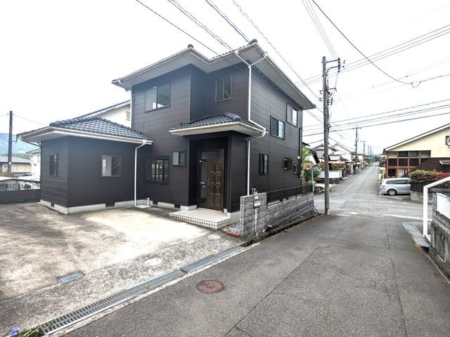Renovated 3SLDK House with Sunroom in Shunan, Yamaguchi - Thumbnail 2