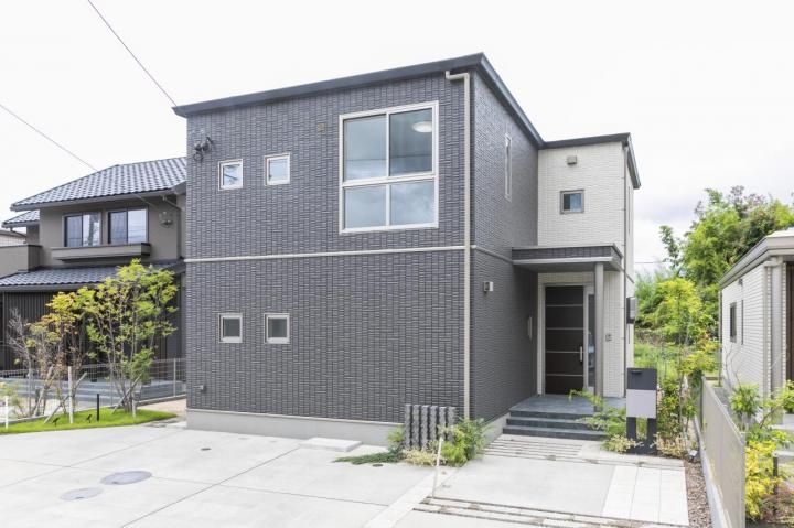 Sekisui Heim Smart Home in Sasebo with Solar & VtoH - Thumbnail 2