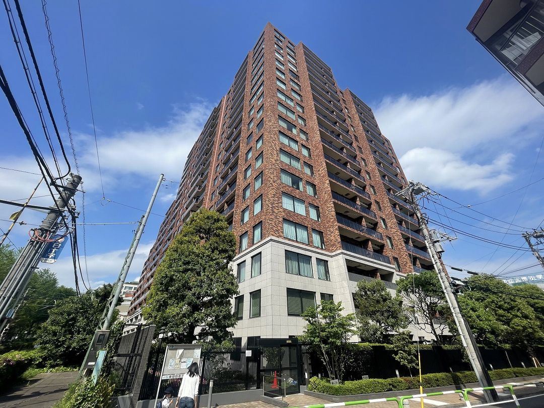 City Terrace Mejiro 3LDK Apartment for Sale in Toshima, Tokyo - Thumbnail 3