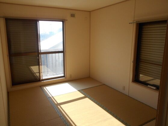 Renovated 4LDK House for Sale in Sakado, Saitama - Thumbnail 3
