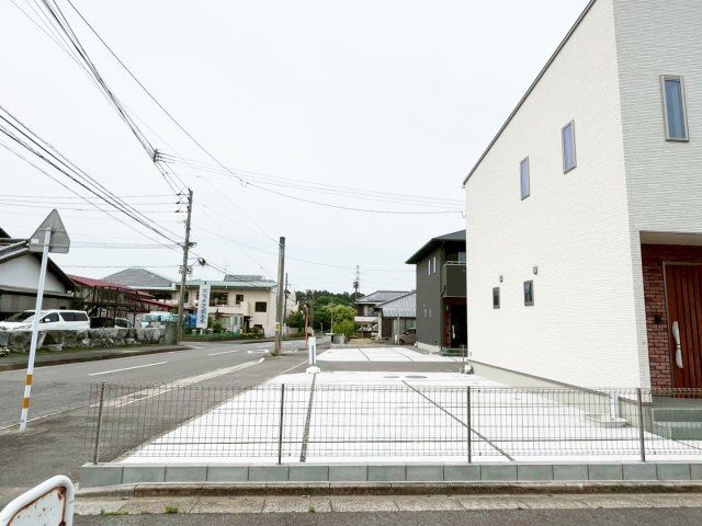 New 4LDK House for Sale in Oita City, Near Sakanoshima Station - Thumbnail 2