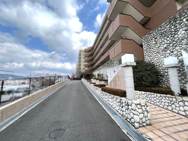 3LDK Apartment for Sale in Minoh City, Osaka - Thumbnail 2