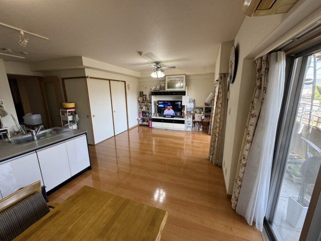 3LDK Pet-Friendly Apartment in Dazaifu with South Balcony - Thumbnail 4